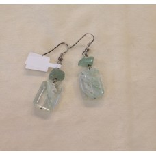 Auskari ar dabīgiem akmeņiem